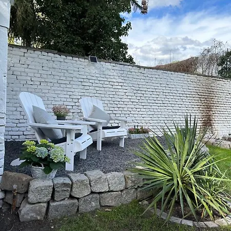 Remise-berlin-gruenau Your Cozy And Comfortable To For Up To 6 People Between Mueggelsee And Casa de Férias Berlim