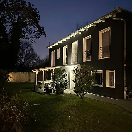 Remise Berlin-grünau: Cozy Retreat For 6 Near Müggelsee Holiday home