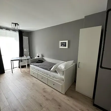 Remise-berlin-gruenau Your Cozy And Comfortable To For Up To 6 People Between Mueggelsee And ברלין